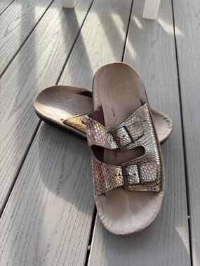 Walk the Walk sandals